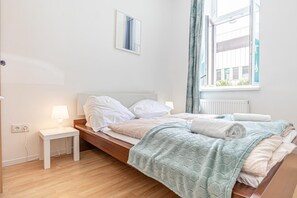 1 habitación, tabla de planchar con plancha, wifi y ropa de cama 