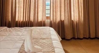 Deluxe King Room Gypsie Cottage unit 2