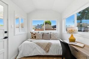 2 bedrooms, WiFi, bed sheets, wheelchair access