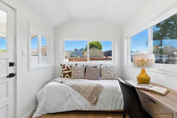 2 bedrooms, WiFi, bed sheets, wheelchair access