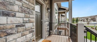 3-bedroom townhome in adorable Cheyenne with AC