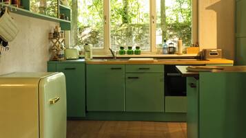 Microwave, oven, stovetop, dishwasher