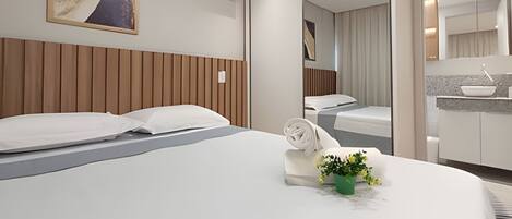 Cortinas blackout, tabla de planchar con plancha y wifi gratis