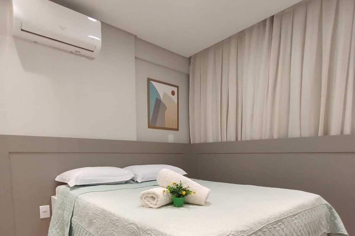 Cortinas blackout, tabla de planchar con plancha y wifi gratis