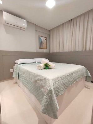 Cortinas blackout, tabla de planchar con plancha y wifi gratis