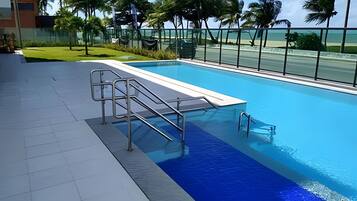 Apartemen | Kolam renang | Kolam renang outdoor