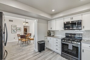 ميكروويف، فرن، موقد طهي مسطح، غسالة أطباق