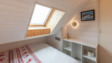 1 bedroom, iron/ironing board