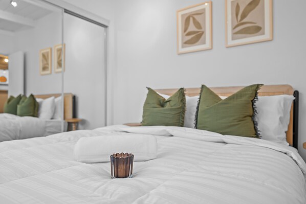 Unclassified image, 1 of 15, button