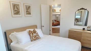 BĂŒgeleisen/BĂŒgelbrett, Internetzugang, BettwĂ€sche