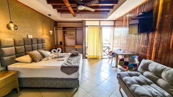 Free WiFi, wheelchair access