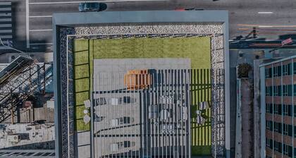 Sosuite One Bed Apt w Roof Deck, Gym, Laundry