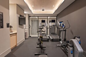 Fitness facility - Sosuite One Bed Apt w Roof Deck, Gym, Laundry (Philadelphia)