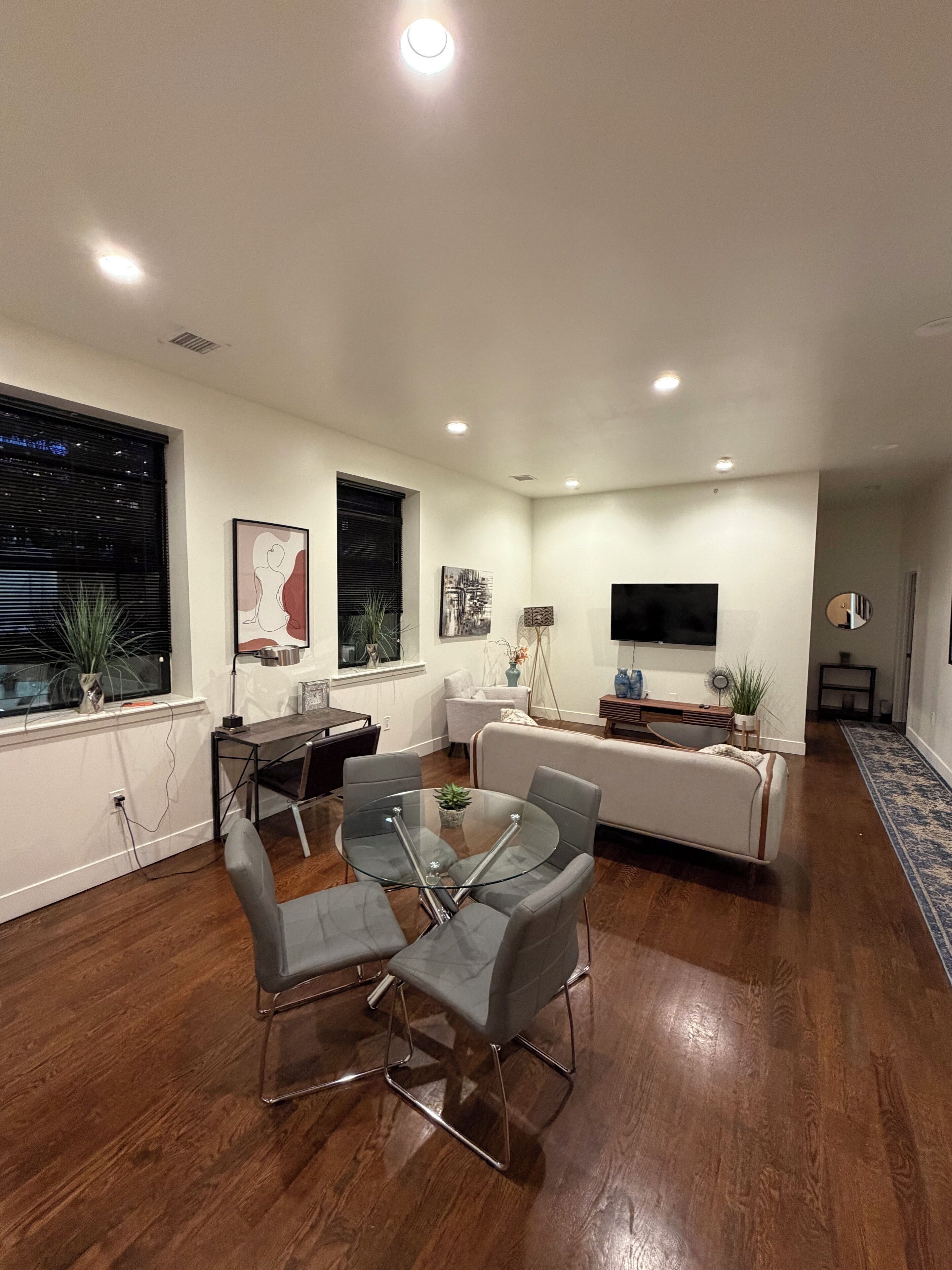 المنشأة من الداخل