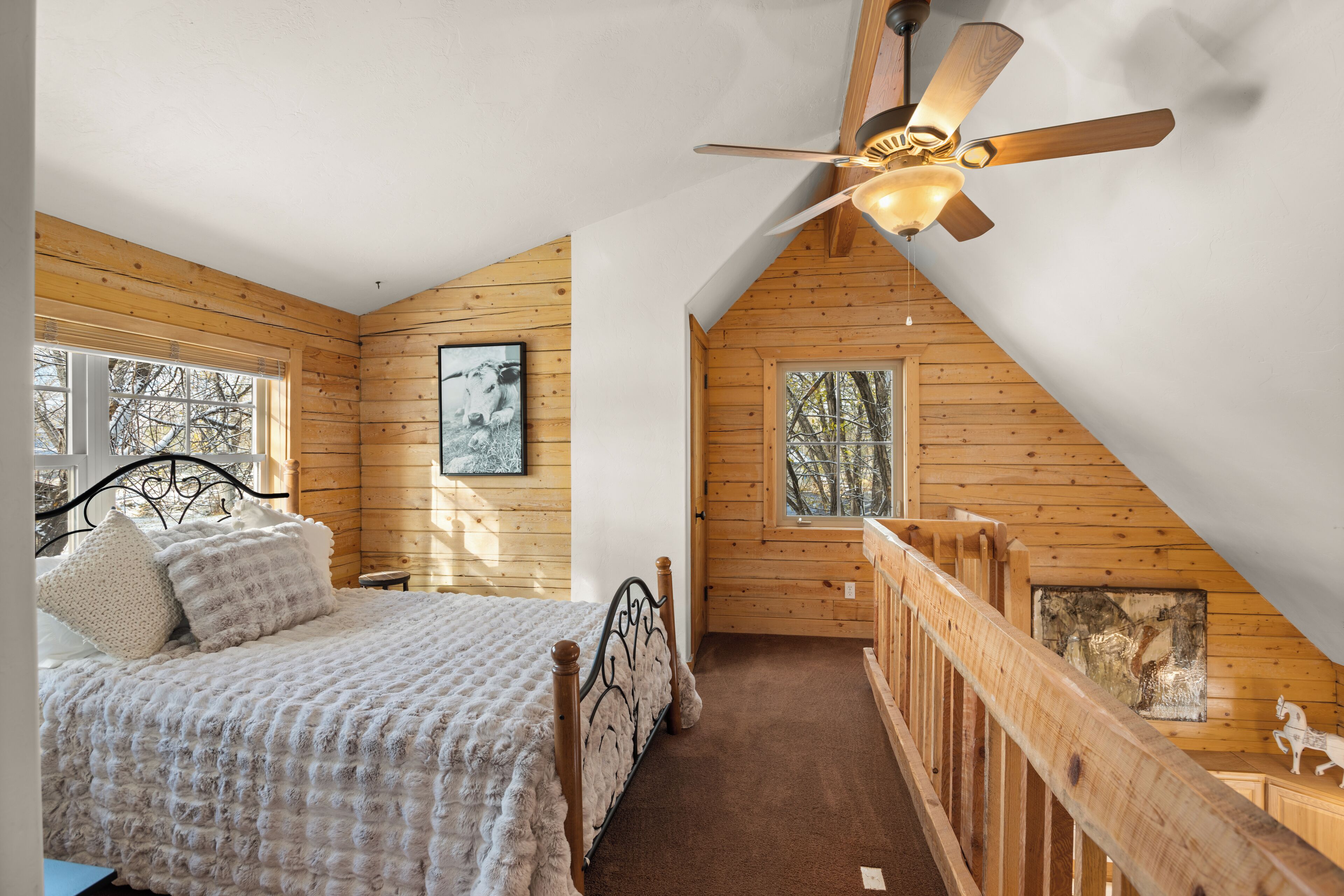 2 عدّة غرف نوم ومكواة/لوح كي وواي فاي مجانًا وملاءات أسرّة