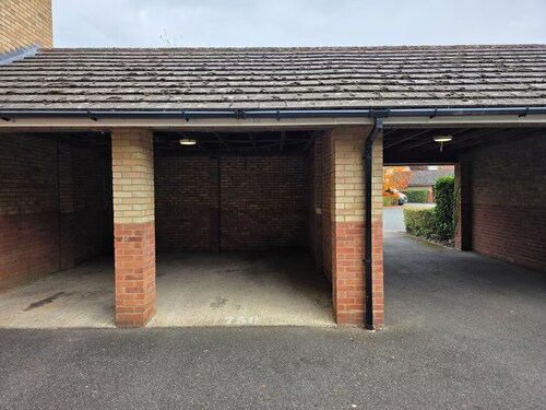 Pass the Keys | Ground Floor Apartment with Free Parking