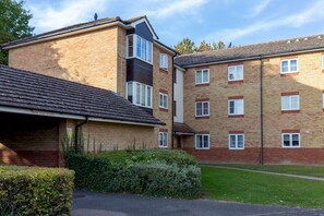 Exterior - Pass the Keys | Ground Floor Apartment with Free Parking (Cambridge)