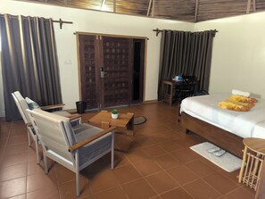 Casa de campo familiar, vista al jardín | Wifi gratis y ropa de cama 
