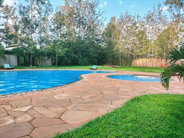 Outdoor pool - Lubiri Resort Busia (Busia)