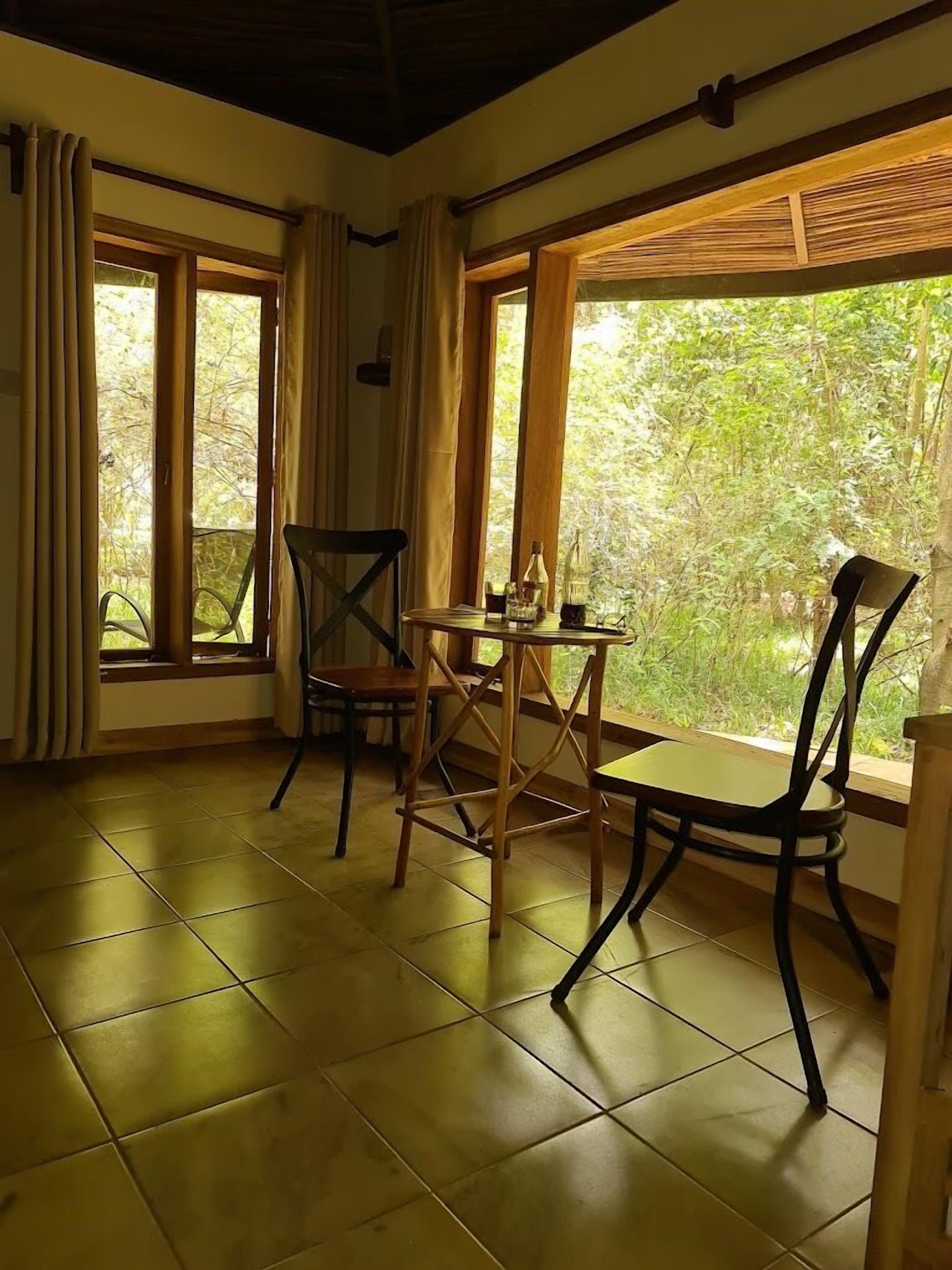 ファミリー コテージ ガーデンビュー | リビング エリア | 32 インチのスマートテレビ (デジタル放送視聴可)