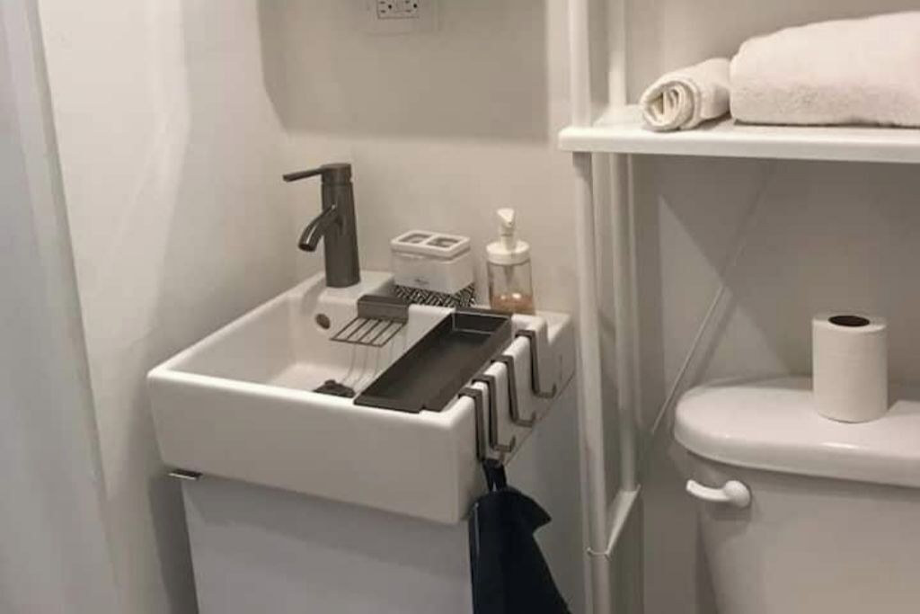 Asciugamani, sapone, carta igienica