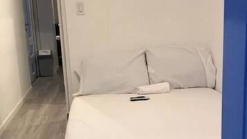 Iron/ironing board, internet, bed sheets