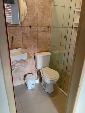 Toallas, jabón, papel higiénico