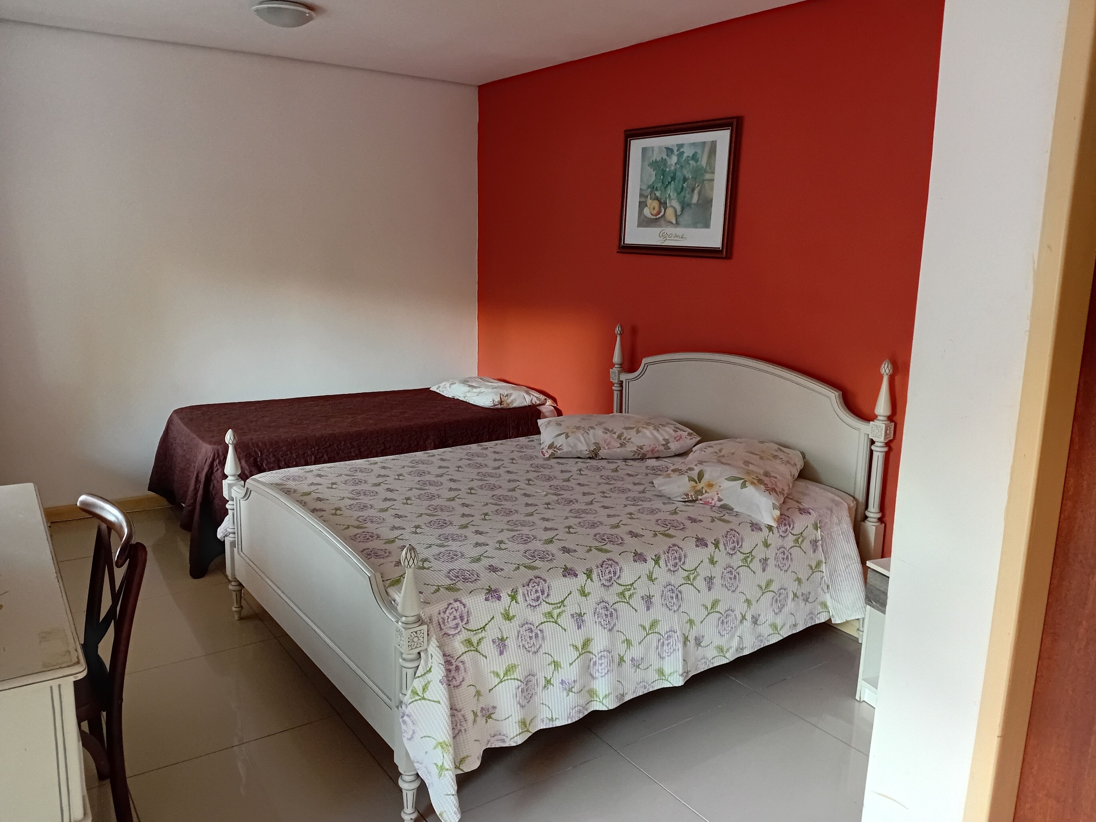 Chambre Double, vue cour intérieure | Bureau, espace de travail pour ordinateur portable, Wi-Fi gratuit