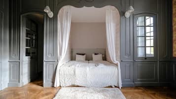 8 chambres, fer et planche à repasser, Wi-Fi, draps fournis