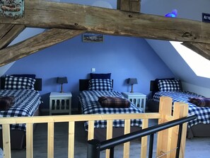 3 habitaciones, tabla de planchar con plancha, cuna de viaje y wifi 