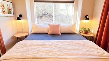 Desk, iron/ironing board, free WiFi, bed sheets