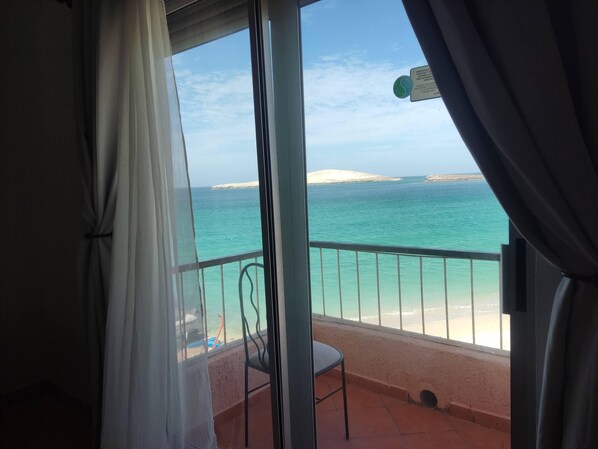 Appartement Familial, 2 chambres, vue baie, en front de plage