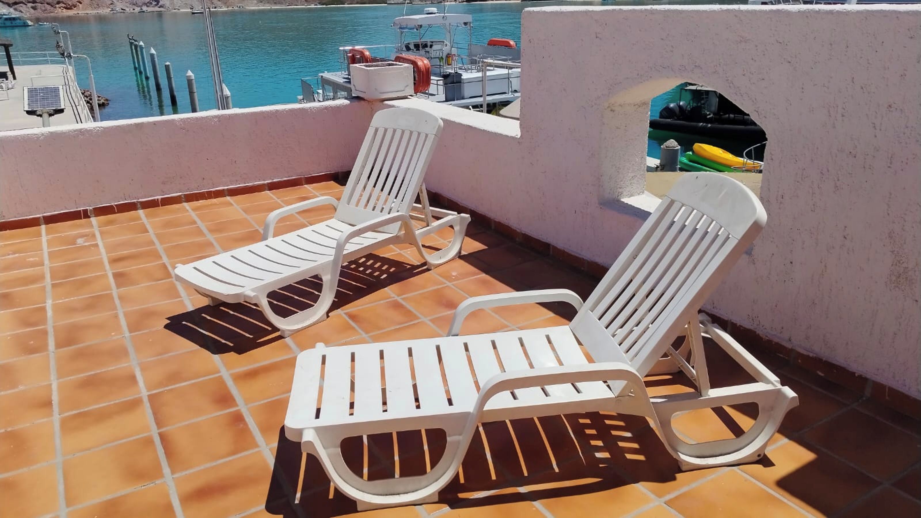 Junior-Suite, 1 King-Bett, Hafenblick, am Strand | Terrasse/Patio
