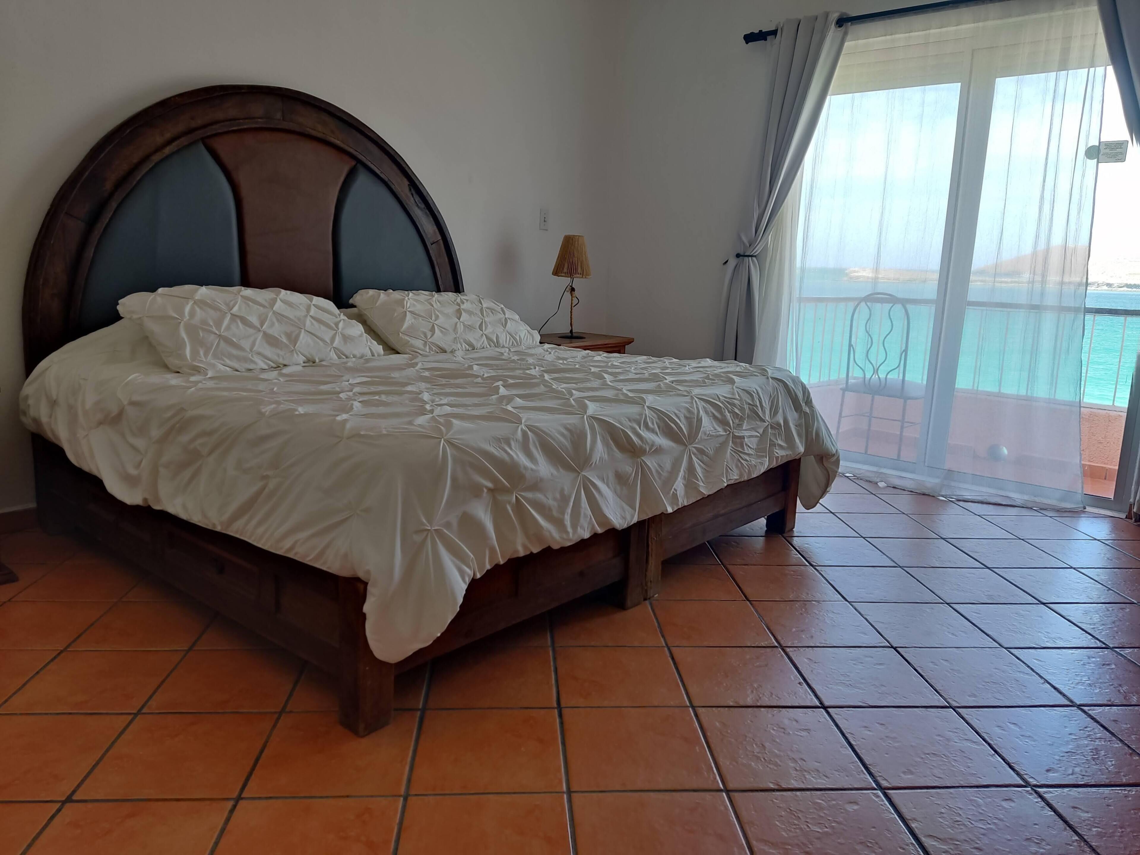 Departamento familiar, 2 habitaciones, vista a la bahía, frente al mar | Wifi gratis y ropa de cama 