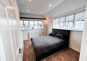 2 Schlafzimmer, Bügeleisen/Bügelbrett, WLAN, Bettwäsche