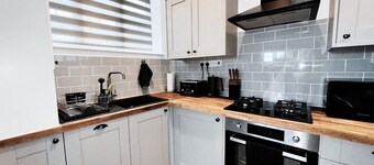 Cosy & Luxury 2BR Flat in Calverton