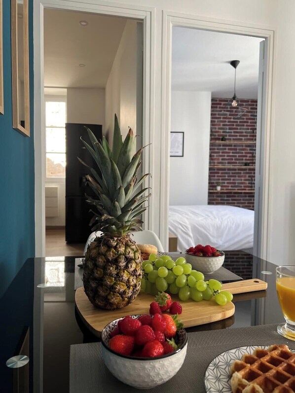 1 slaapkamer, een strijkplank/strijkijzer, wifi, beddengoed