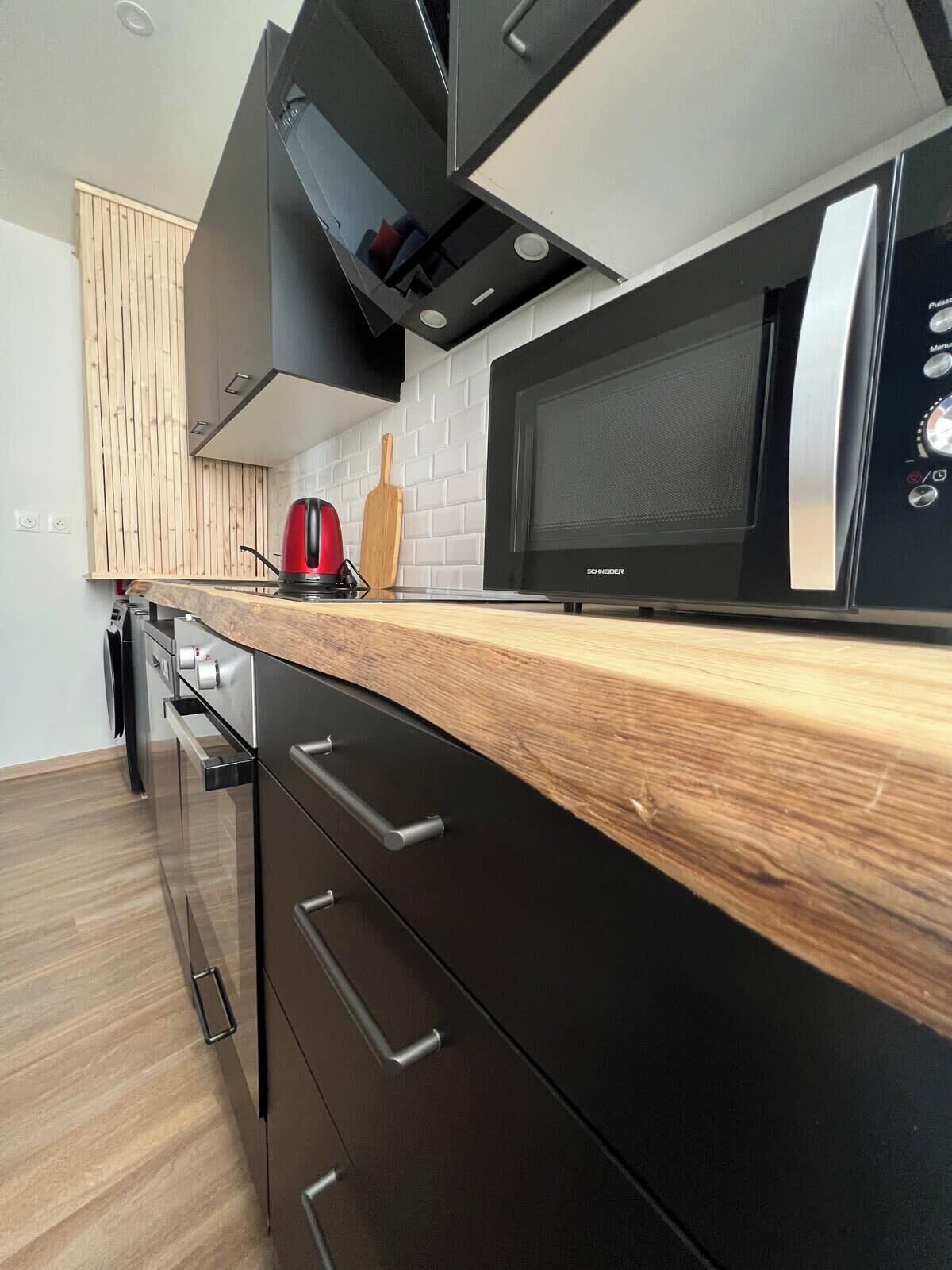 Kjøleskap, mikrobølgeovn, ovn og oppvaskmaskin