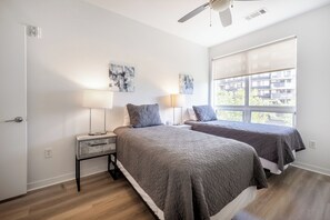 Apartment, 2 Bedrooms, Pets Allowed | Desk, laptop workspace, free WiFi - 75 Tresser Blvd (Stamford)