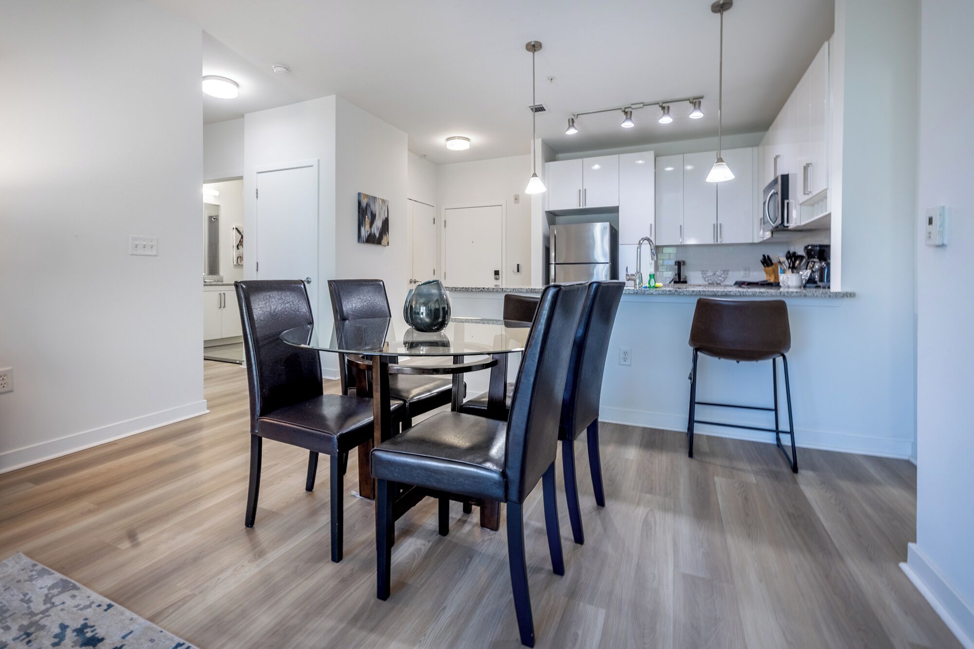 Apartment, 2 Bedrooms, Pets Allowed | Private kitchen | Full-size fridge, microwave, oven, stovetop