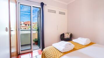 1 sovrum, strykjÀrn/strykbrÀda, internet och sÀngklÀder