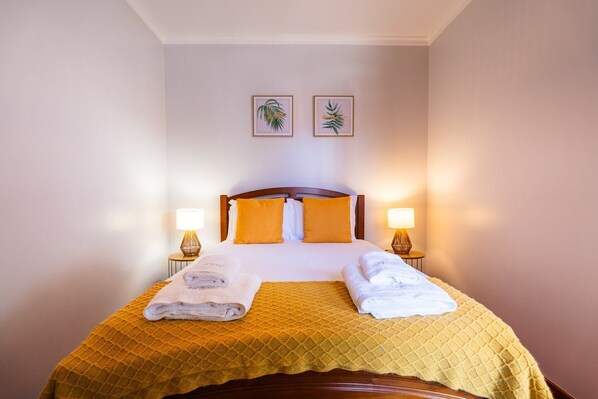 1 غرفة نوم ومكواة/لوح كي وخدمة الإنترنت وملاءات أسرّة