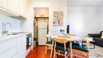 Macchina per tè/caffè, frigorifero, microonde, forno