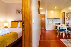 1 غرفة نوم ومكواة/لوح كي وخدمة الإنترنت وملاءات أسرّة