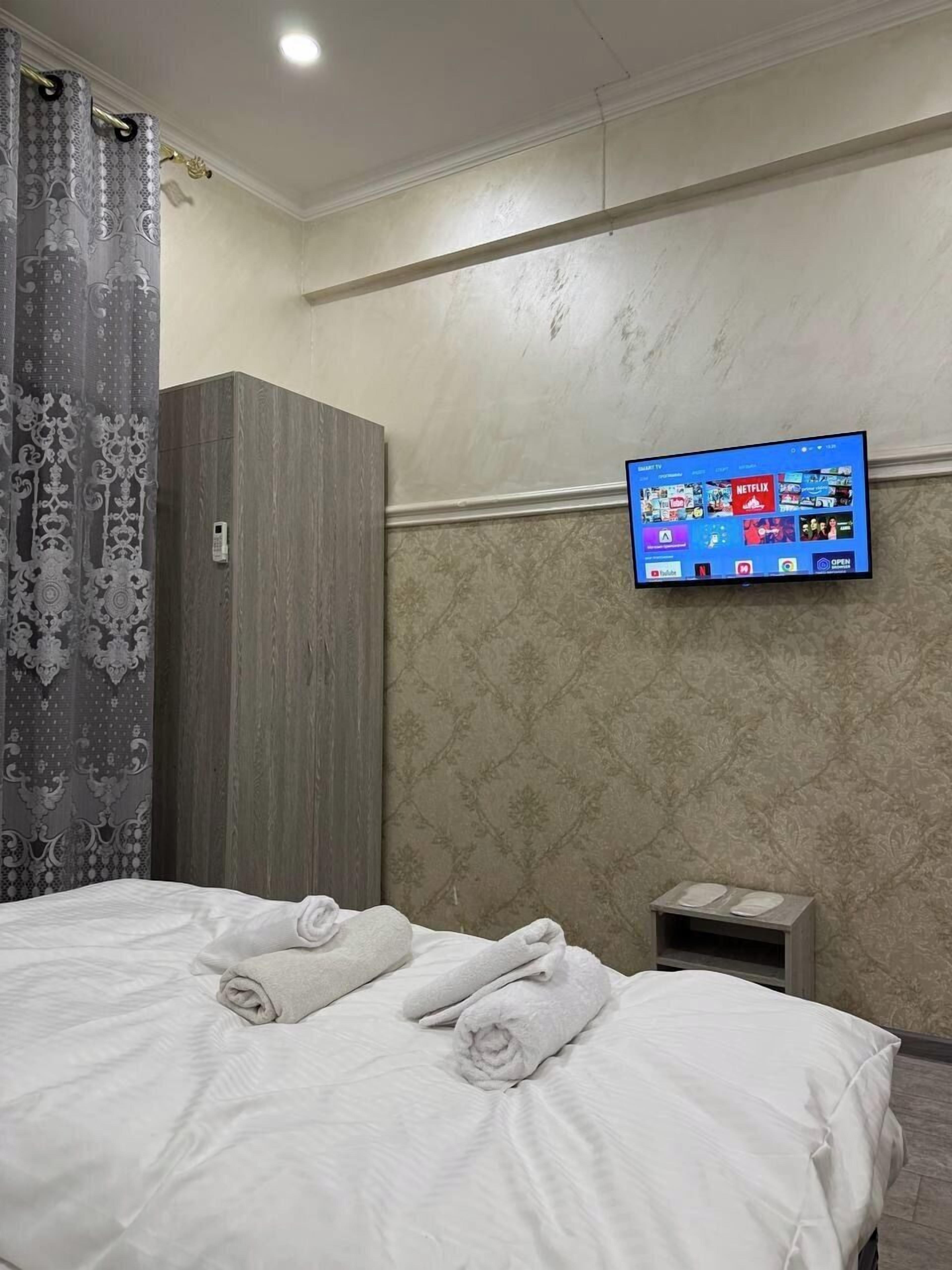 Double Room | Laptop workspace, free WiFi