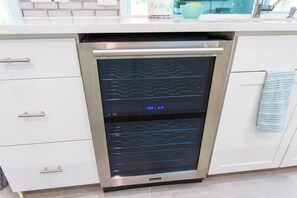 Micro-ondes, four, plaque de cuisson, lave-vaisselle