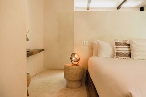 Deluxe-villa - 2 soveværelser - privat pool - udsigt til have | Pengeskab på værelset, gratis Wi-Fi