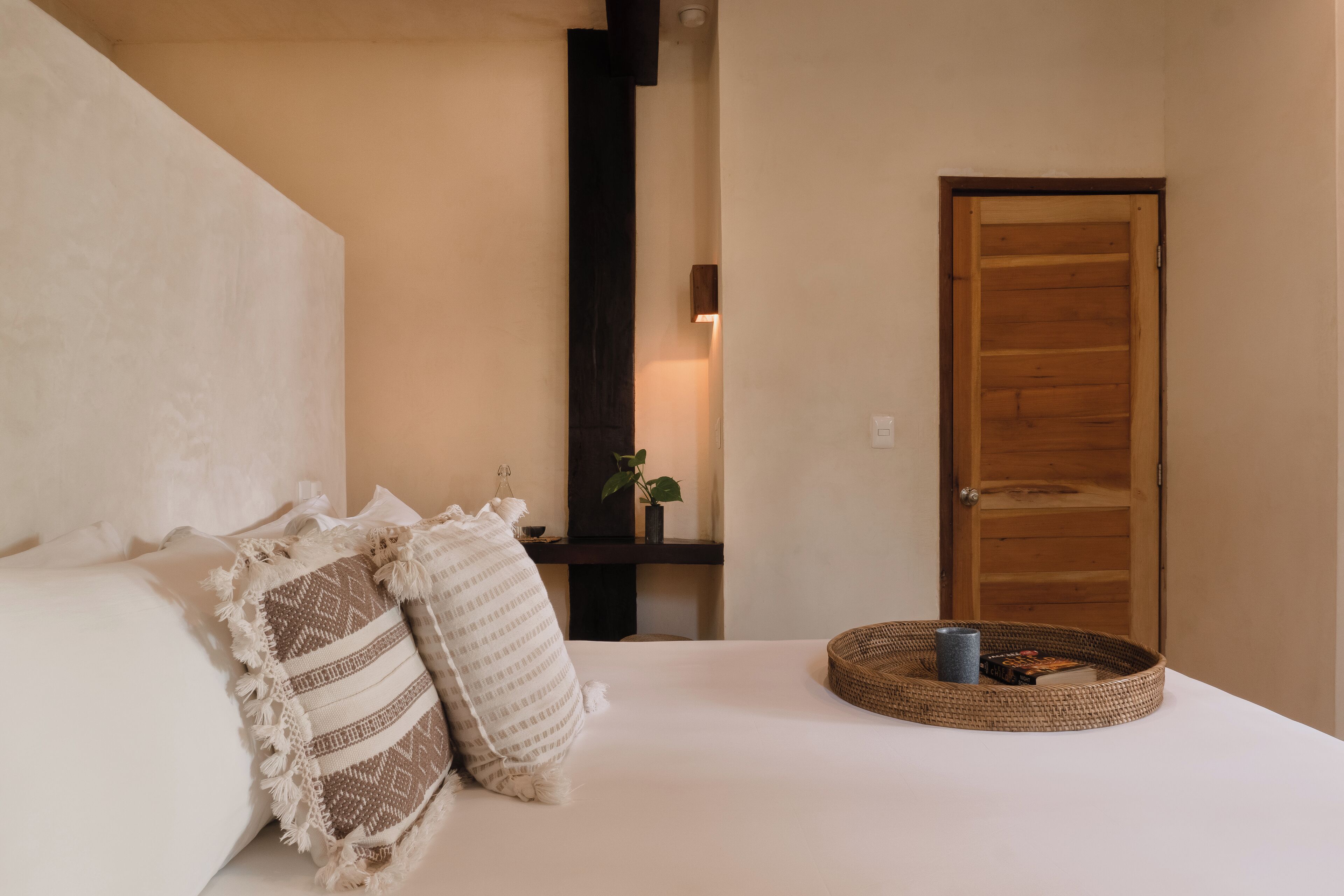 Villa, 2 habitaciones, alberca privada, vista al jardín | Caja de seguridad en la habitación y tabla de planchar con plancha 