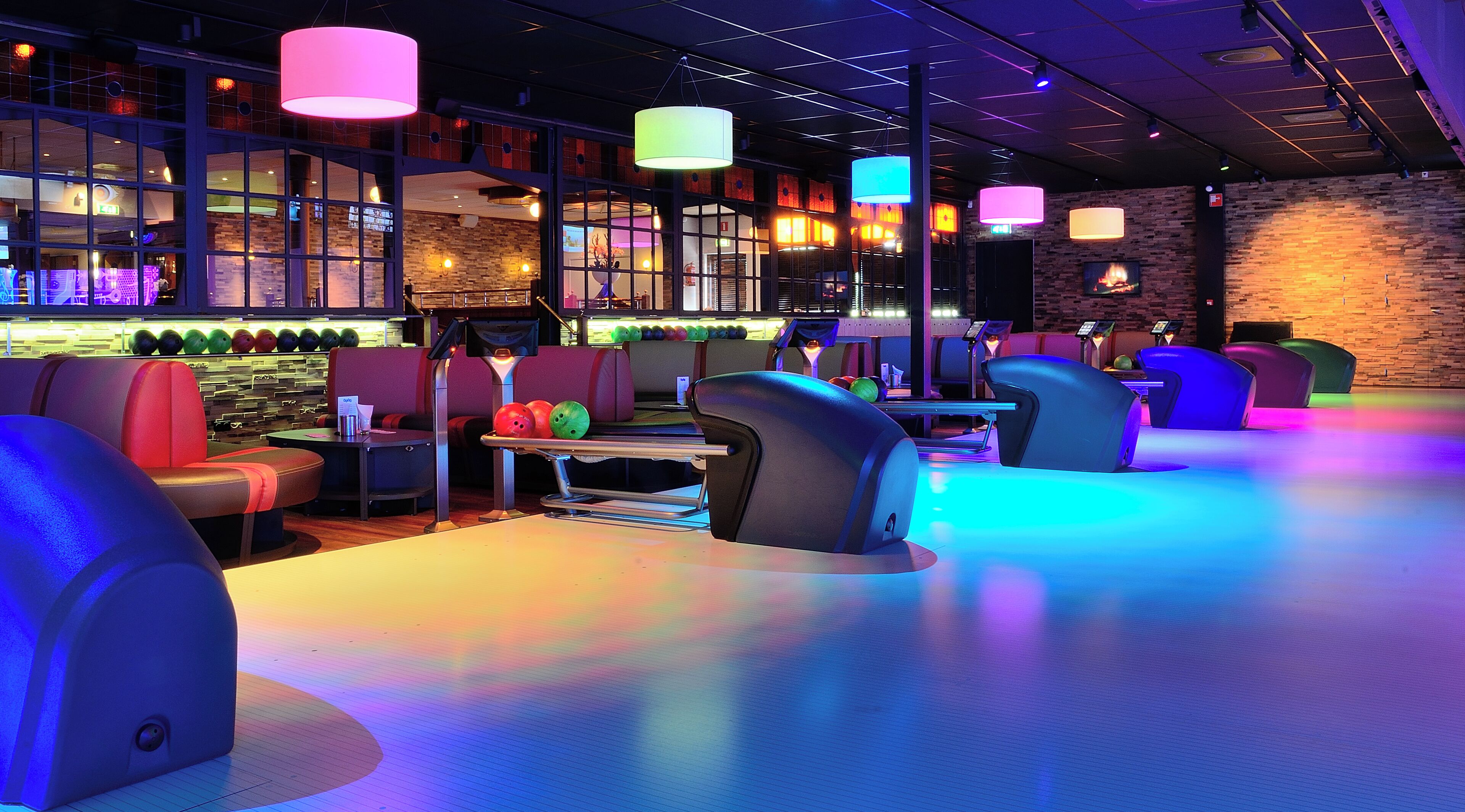 โบว์ลิง