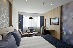 Junior Suite, Non Smoking, Air conditioning | In-room safe, desk, laptop workspace, free WiFi